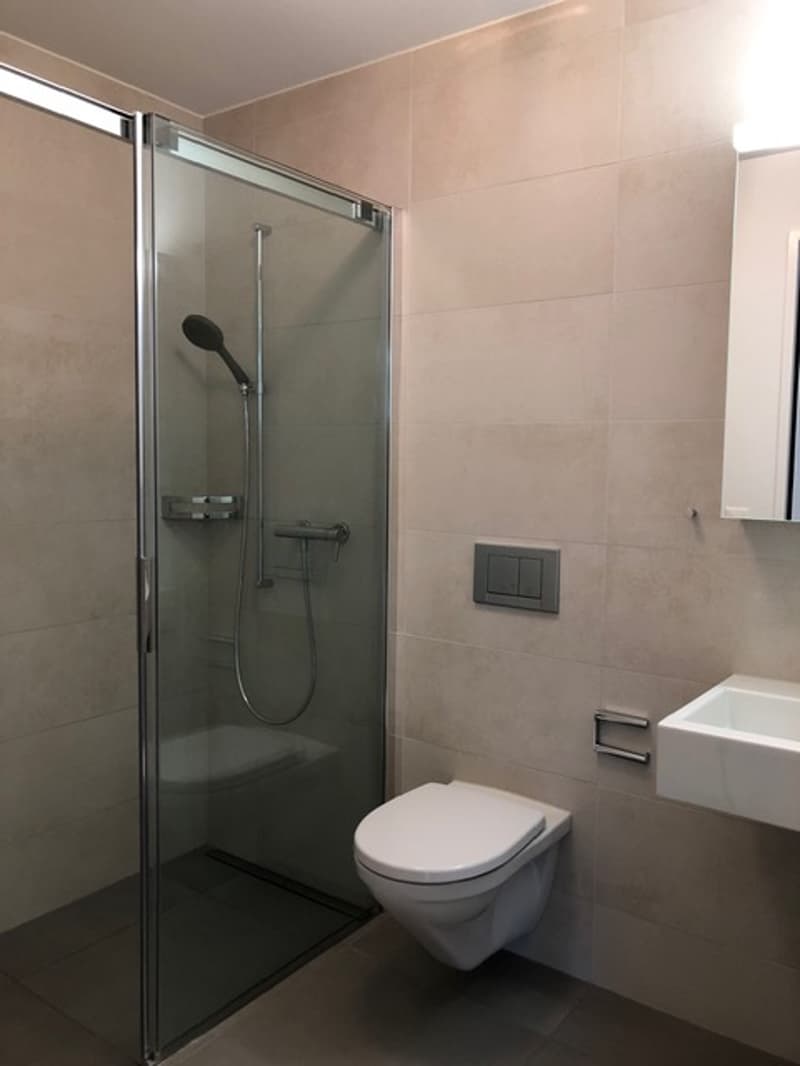 Dusche / typähnlich