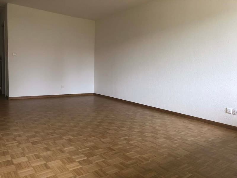 Zimmer mit Balkonausgang