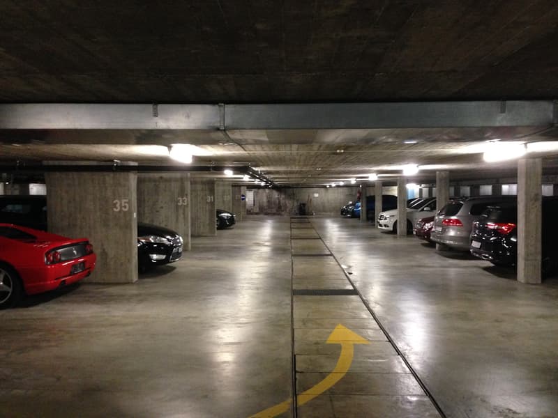 Autoeinstellplatz zu vermieten (2)