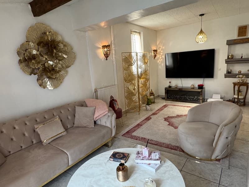 CASA DI CITTÀ, GRANDE SALA DA PRANZO, 4 CAMERE DA LETTO E BELLO GIARDINO (5)