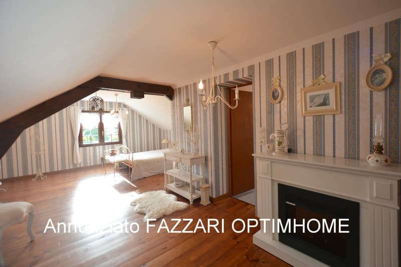 For sale exclusively in Stenay, large single-story family house (12)