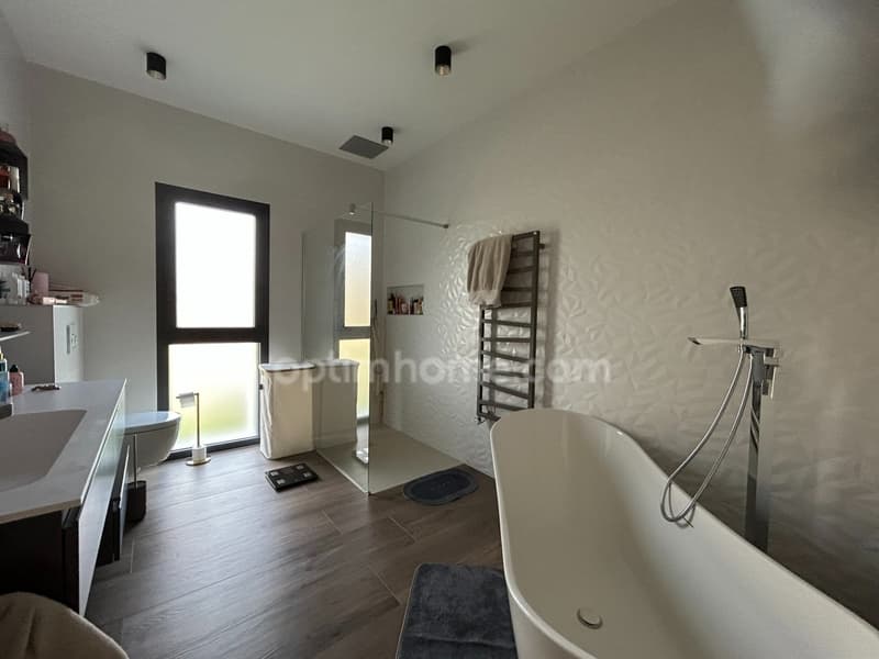 BETTENDORF, 2 minutes from HIRSINGUE, Architect's villa, 222m² living space (10)