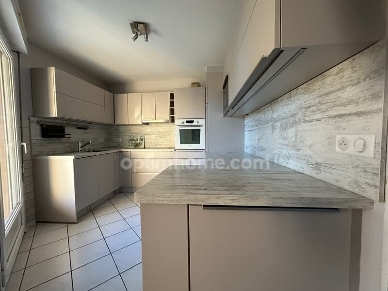 Beautiful apartment in a residential area (5)