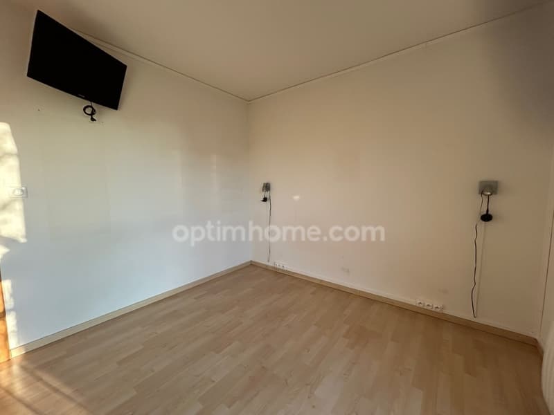 Beautiful apartment in a residential area (9)