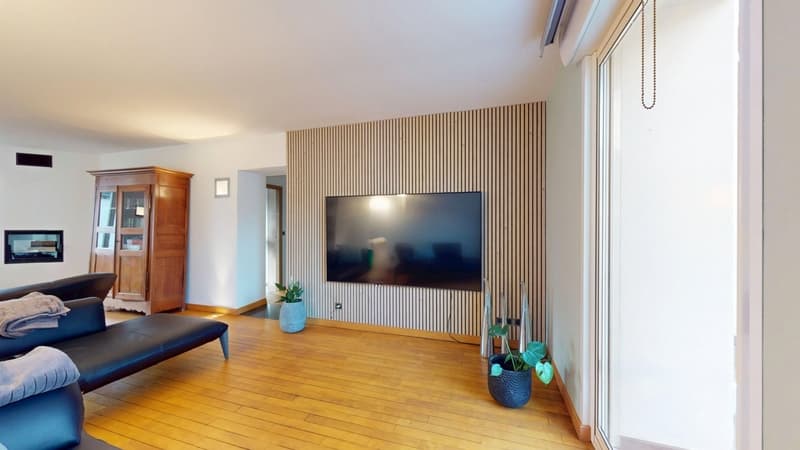 Prestigious real estate complex, residential house and offices (13)