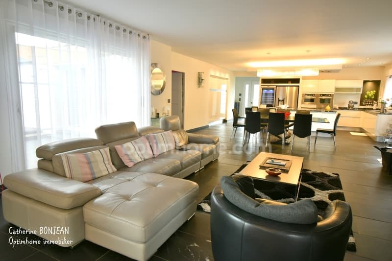Haus mit 6 Zimmern, 250 m2, hochwertige Ausstattung in BLANQUEFORT (7)