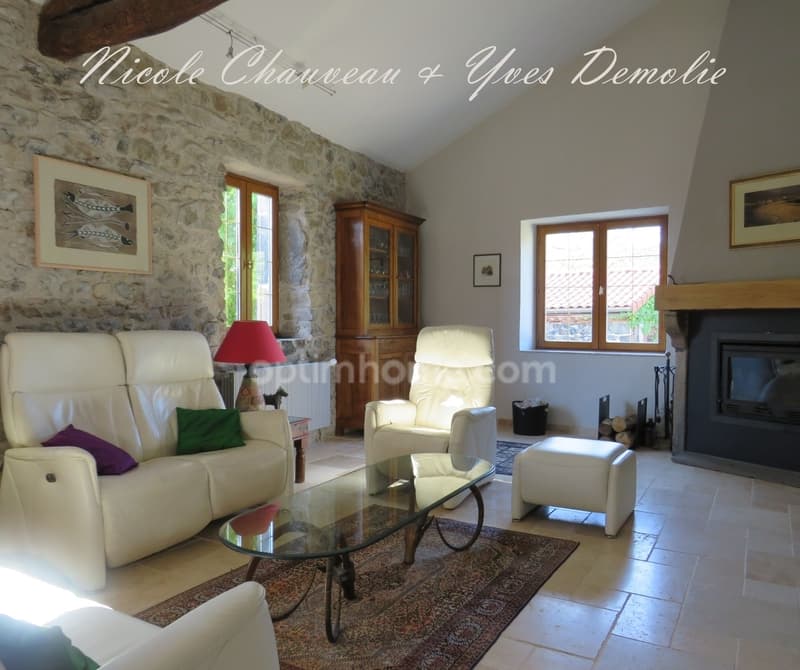 Casa in vendita con 7 locali vicino a Issoire (63) (12)