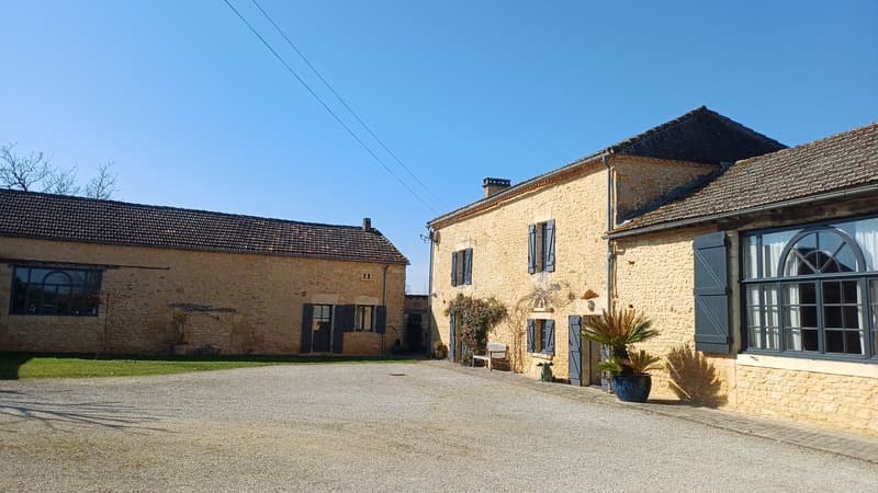 Superbe propriété à vendre 9 pièces Proche de VERGT et SAINTE ALVERE (3)