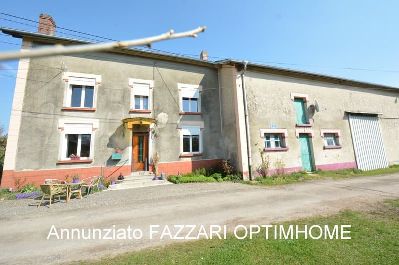 Altes Bauernhaus mit Nebengebäuden - Grundstück von 5 240 (2)