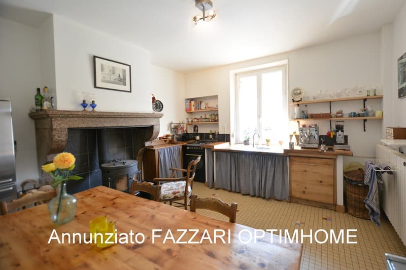 Altes Bauernhaus mit Nebengebäuden - Grundstück von 5 240 (7)