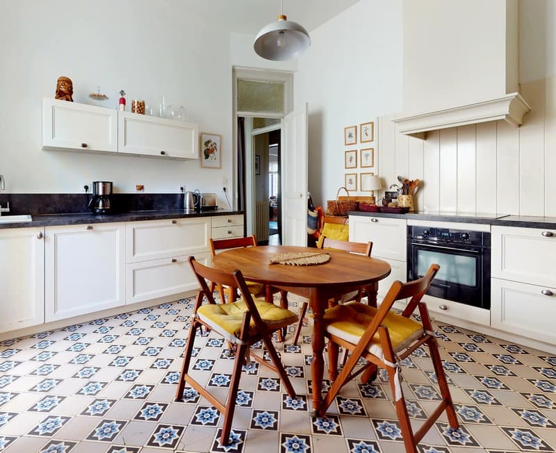 APARTMENT F7 IN VERY BEAUTIFUL BOURGEOIS BUILDING !!! (9)