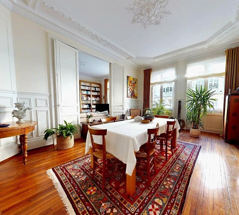 APARTMENT F7 IN VERY BEAUTIFUL BOURGEOIS BUILDING !!! (4)
