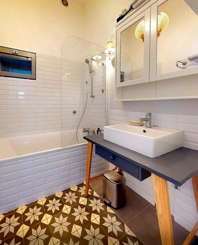 APARTMENT F7 IN VERY BEAUTIFUL BOURGEOIS BUILDING !!! (12)