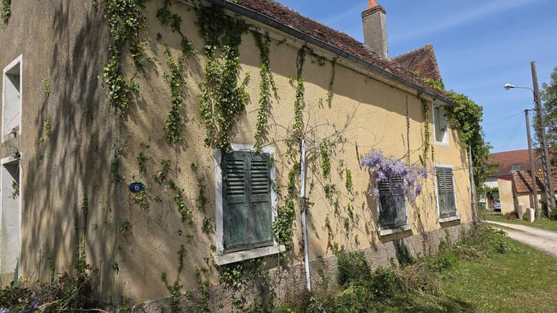 ARQUIAN - Les Cardots - 4-room house to be completely renovated (2)