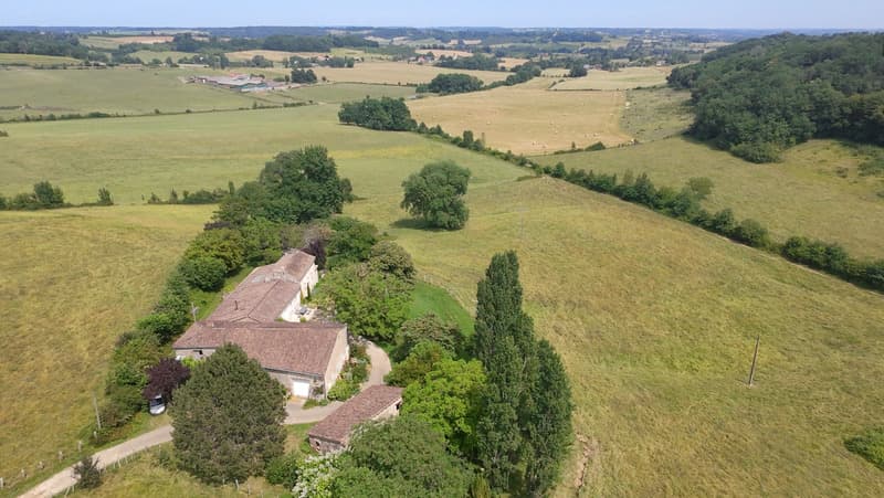 Maison en pierres 210 m² avec dépendances SAINTE COLOMBE DE DURAS (3)