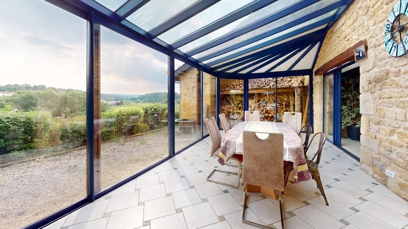 Renovated old farmhouse with pool, barn and studio (9)