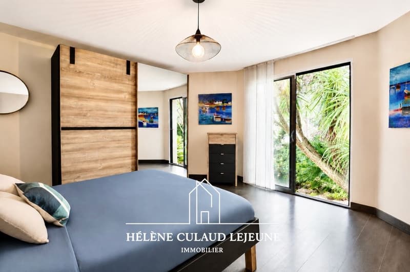 MAISON D'ARCHITECTE - 157 m² - SAINT AVÉ (11)