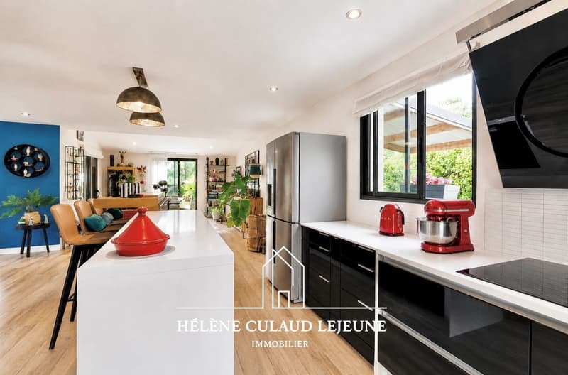 MAISON D'ARCHITECTE - 157 m² - SAINT AVÉ (5)
