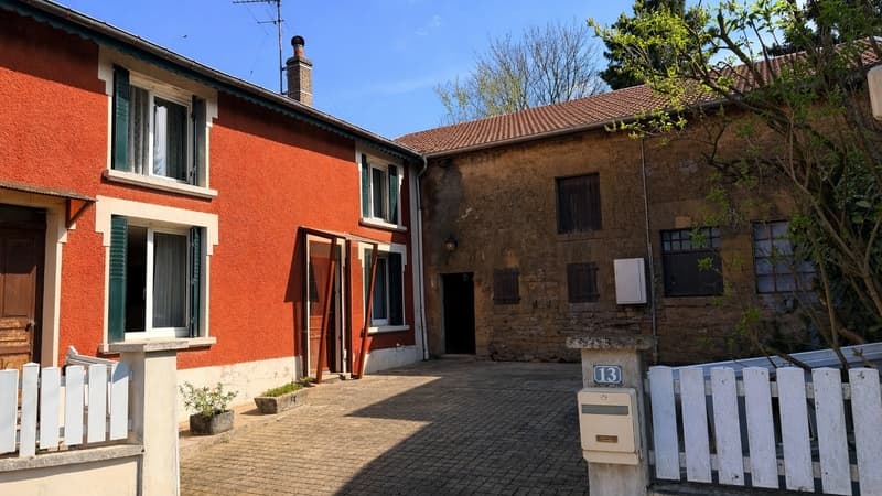 Beautiful house in Villecloye with 3 bedrooms, barn, workshop, garage and beautiful surroundings (1)