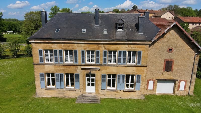Exceptional master house on 1.6 hectares of land (1)