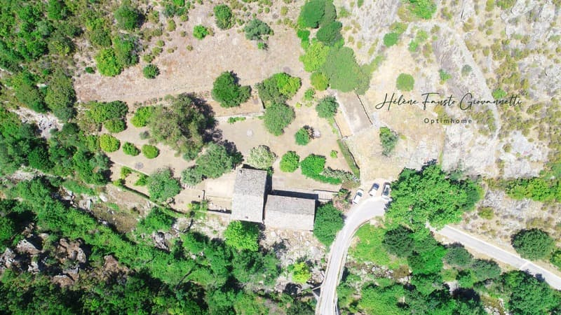 Old Stone Mill with outbuildings on nearly 2.3 hectares - (10)