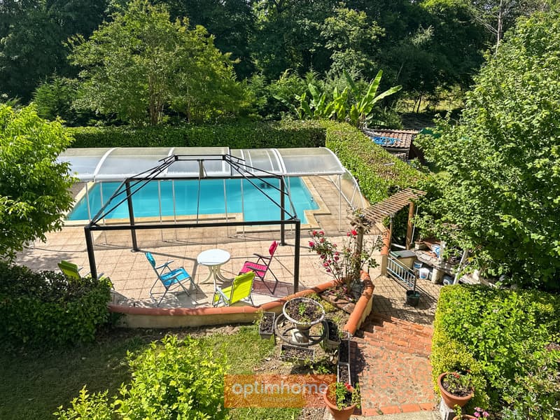 Villa T4 avec piscine couverte, jardin clos autour pour environ 1800 (3)