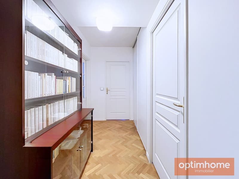 Vente en nue-propriété - Appartement de standing avec balcons cave et (4)