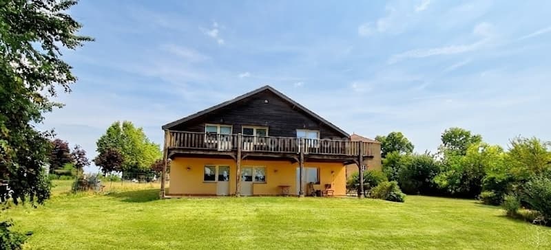 Un Domaine sur la Colline (5)