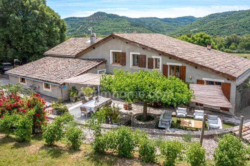 Authentic character property with independent gite for sale (1)