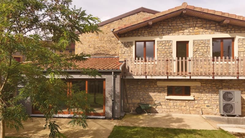Maison de caractère entièrement rénovée à neuf à vendre SAINT JEAN LES (4)