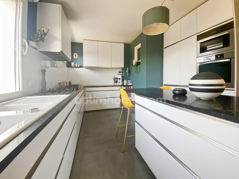 Maison à vendre 8 pièces Proche de VESLES ET CAUMONT (02) (11)