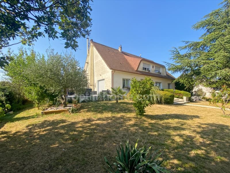Maison à vendre 8 pièces Proche de VESLES ET CAUMONT (02) (1)