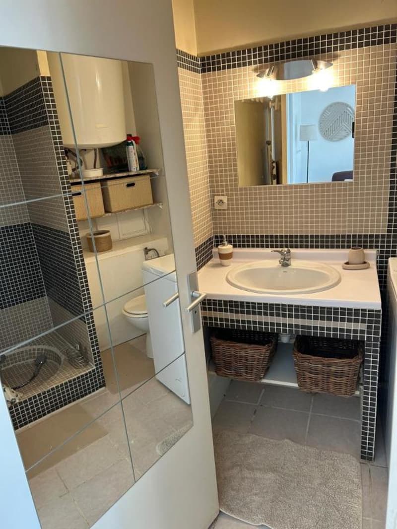 Studio meublé tout équipé avec grande terrasse (9)