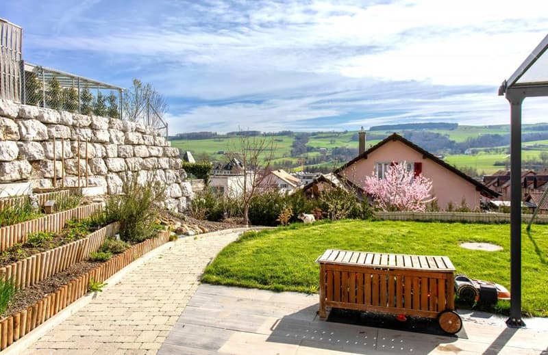 Vue imprenable depuis cette belle villa en terrasse d'angle avec jardin de 294 m2 ! (10)