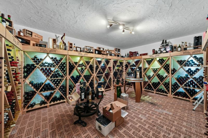 Magnifique villa alliant espace, confort et vue dégagée sur la campagne environnante. (8)