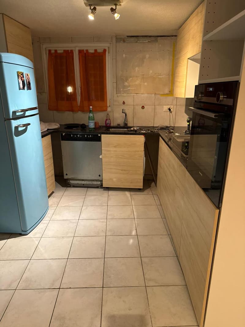 Building with 3 rented apartments in the center of Ardon (8)