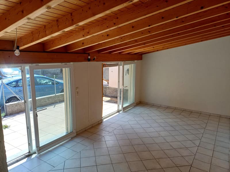 Building with 3 rented apartments in the center of Ardon (3)