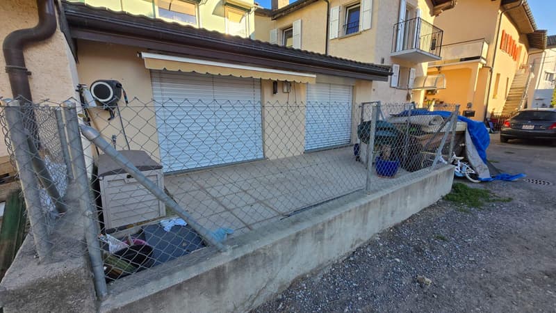 Building with 3 rented apartments in the center of Ardon (2)