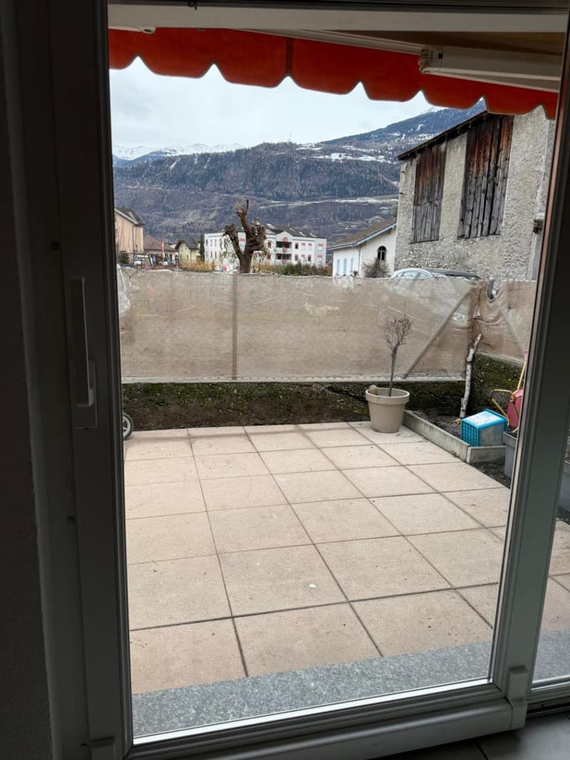 Building with 3 rented apartments in the center of Ardon (11)
