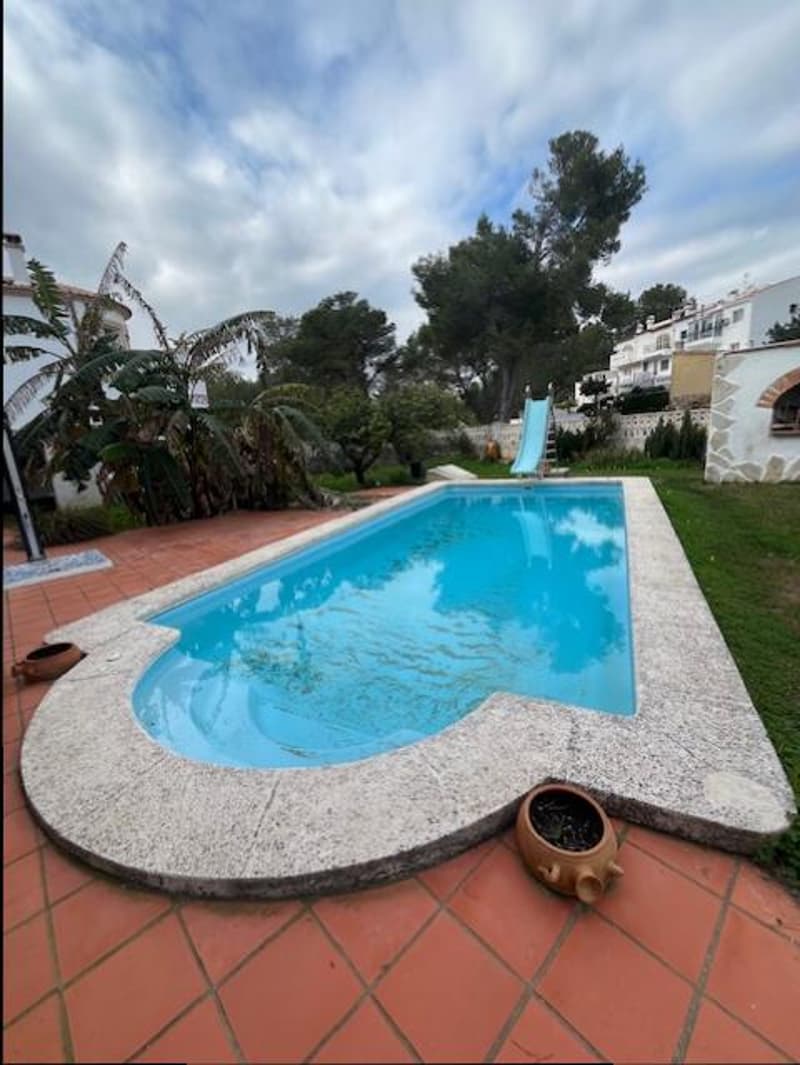 Restaurant and family house + independent apartment - Tree-lined garden with pool and summer kitchen, barbecue (7)