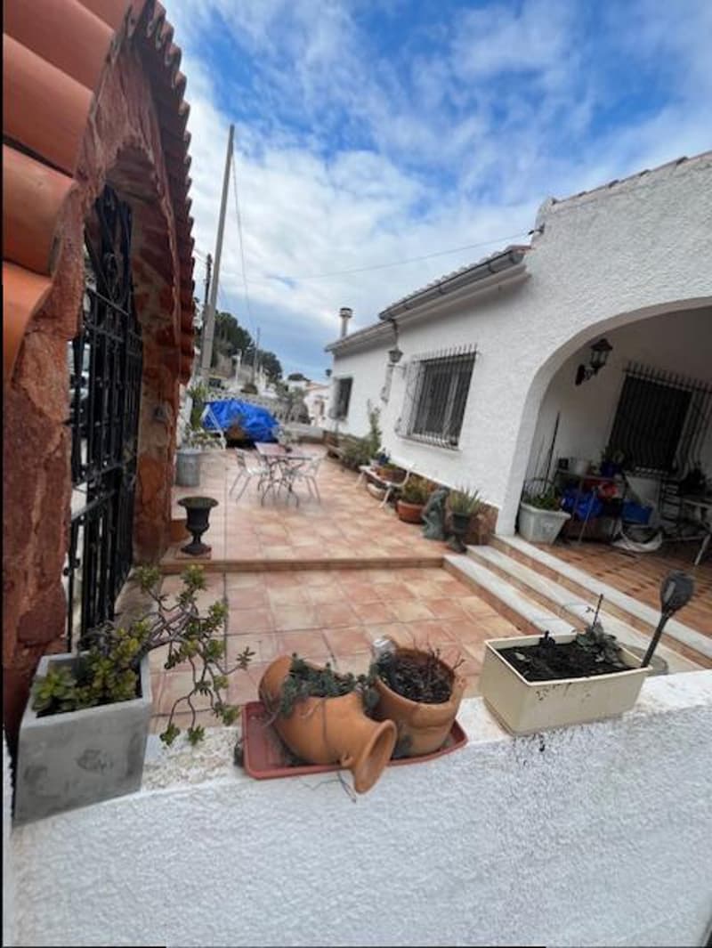 Restaurant and family house + independent apartment - Tree-lined garden with pool and summer kitchen, barbecue (8)