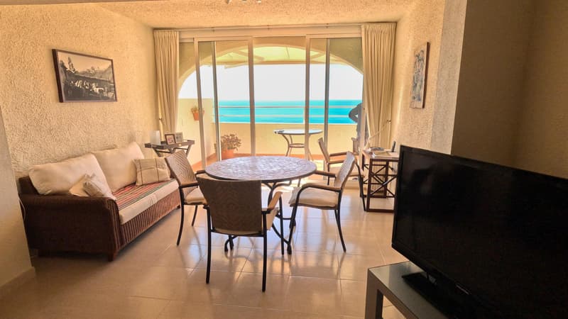 Apartment with pool?? Exceptional sea view full South! (2)