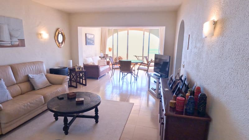 Apartment with pool?? Exceptional sea view full South! (4)