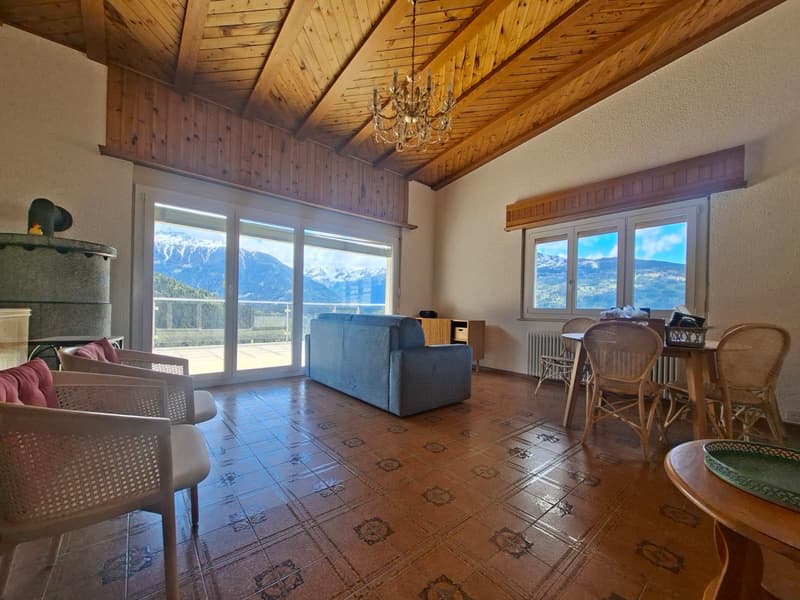 Casa composta da 2 appartamenti indipendenti, nel cuore di un villaggio di montagna molto richiesto, vicino ai sentieri e alle comodità. (13)
