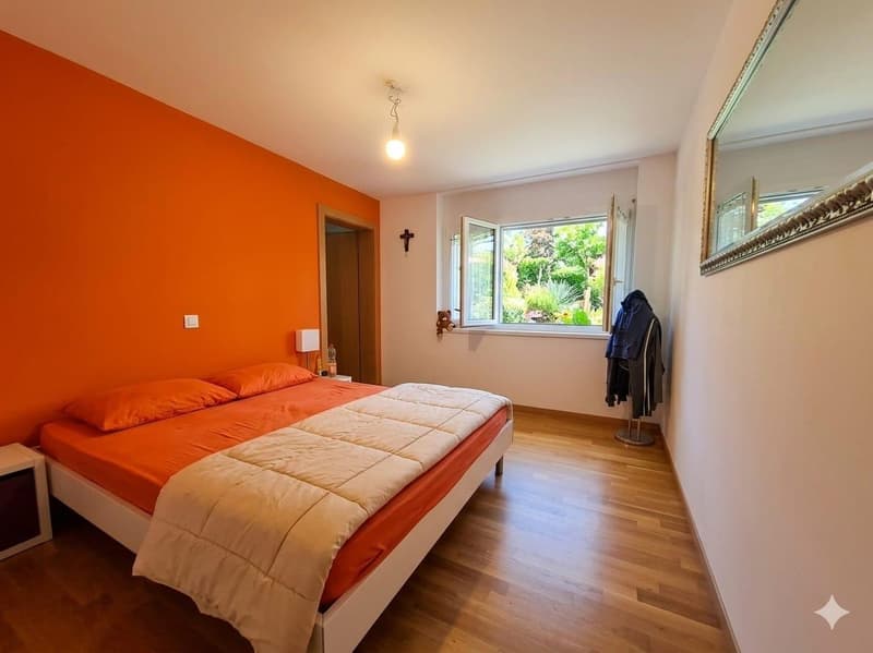 Casa composta da 2 appartamenti indipendenti, nel cuore di un villaggio di montagna molto richiesto, vicino ai sentieri e alle comodità. (7)
