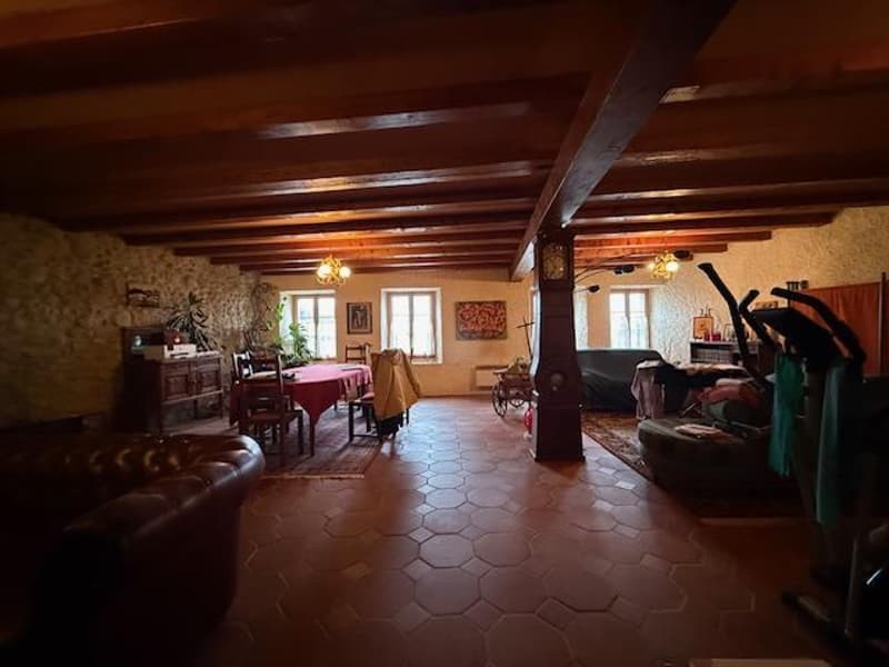 Casa di villaggio con grande potenziale di valorizzazione (3)