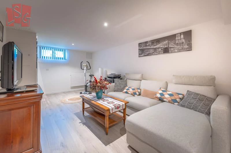 Belle villa familiale de 152 m² à Challex avec piscine (7)