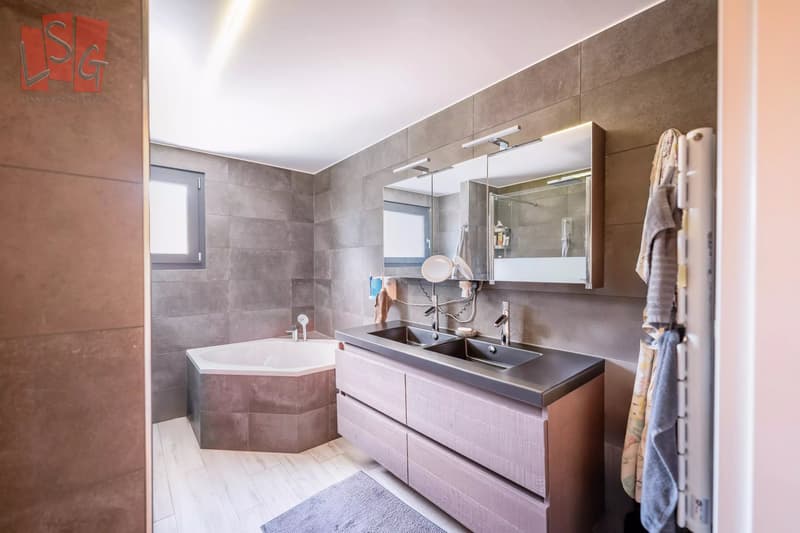 Modern 4-bedroom villa in Saint-Cergue (8)