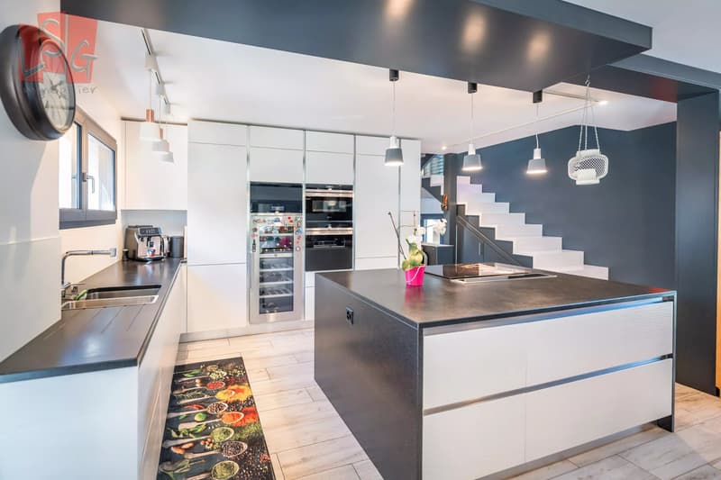 Modern 4-bedroom villa in Saint-Cergue (5)