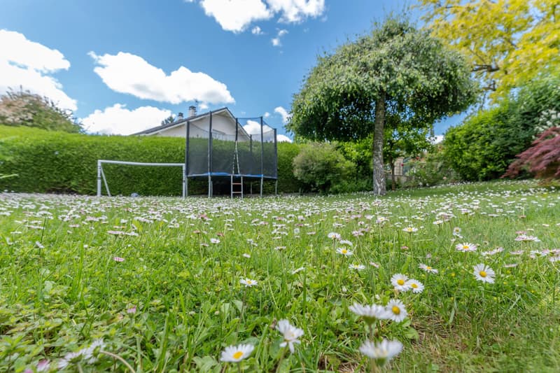 Beautiful family villa of 152 m² in Challex with pool (10)